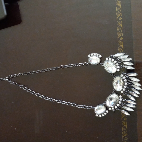 Beautiful  necklace - Picture 2 of 3